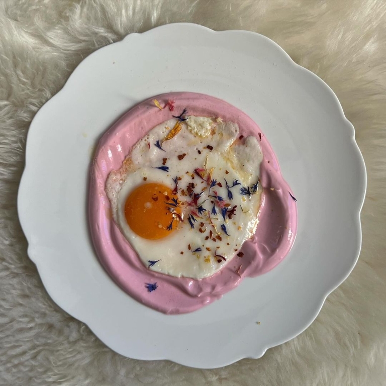jaja sa cvećem estetični doručak (1)