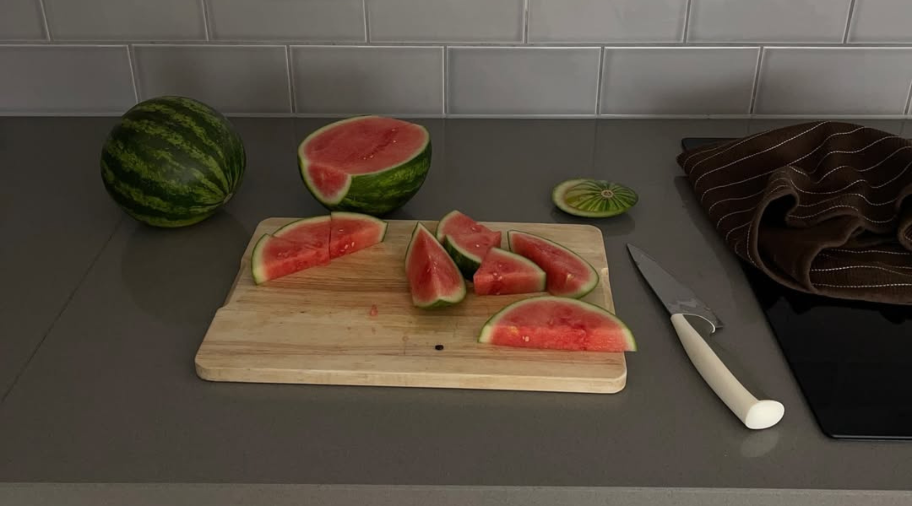 Da li ste čuli za zaleđenu lubenicu? U pitanju je poslastica koja nam je omiljena ove letnje sezone