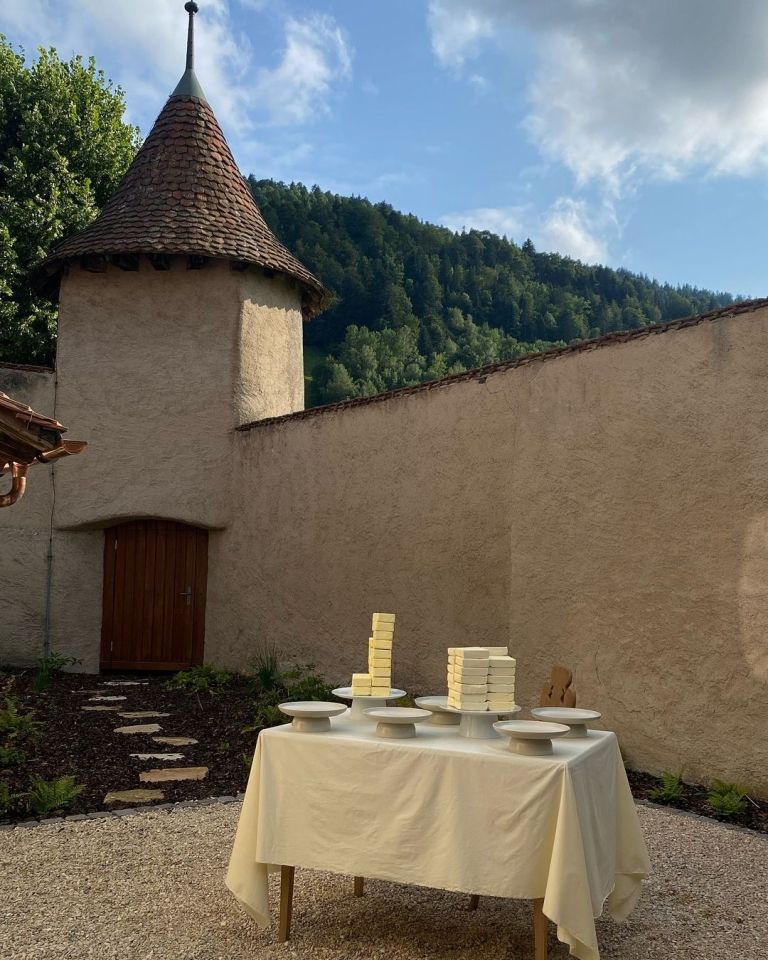 Swiss coffee je IT boja u enterijeru - evo i zašto