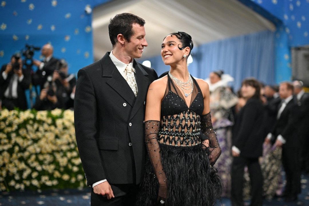 It’s official: Dua Lipa i Callum Turner su se verili