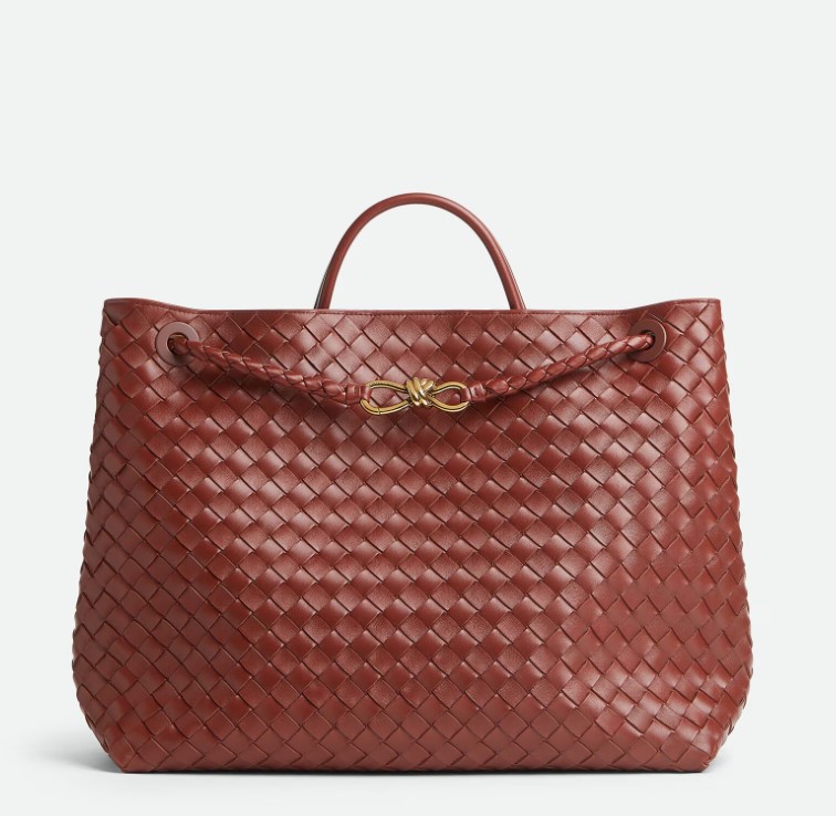 Ova Zara torba podseća na Bottega Veneta model