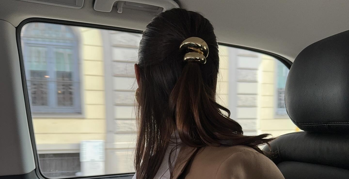 Hair barrette: Retro dodatak za kosu je apsolutni must-have ove sezone