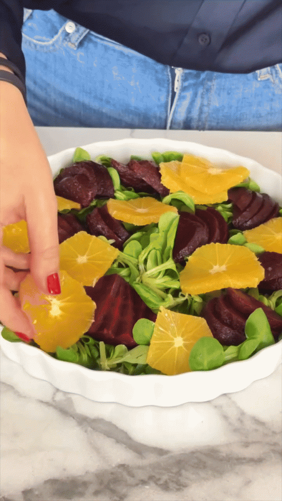 Na današnjem meniju: Salata sa cveklom i klementinama iz knjige recepata „Gozba svaki dan”