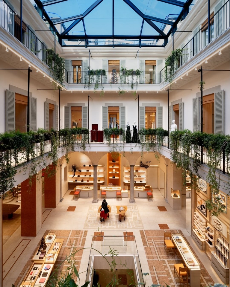 Louis Vuitton se vratio u Milano uz butik i restoran