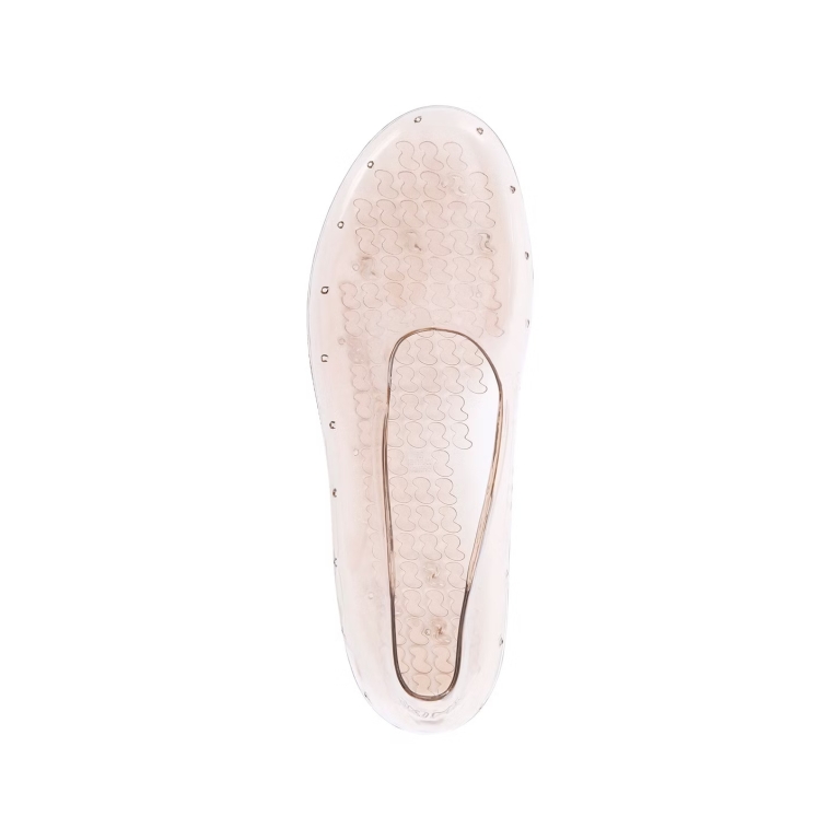 SKIMS Jelly Shoe: Model o kom se priča