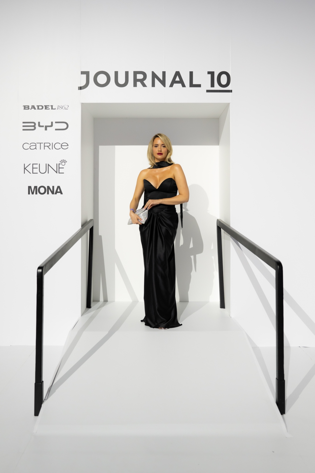 journal 10 wall zvanice srb (2)