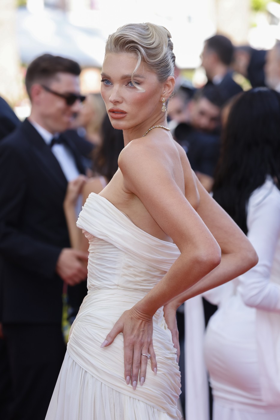 Elsa Hosk i njena viralna haljina sa Kanskog festivala inspirisana Grace Kelly