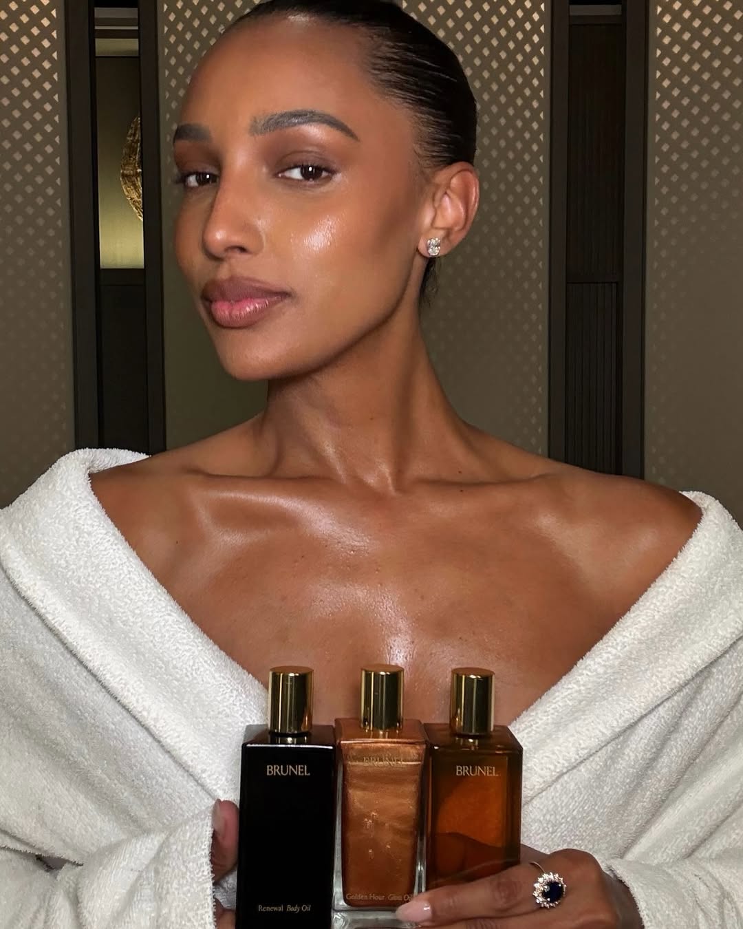 Poznata manekenka Jasmine Tookes otkrila svaki korak svoje shower rutine