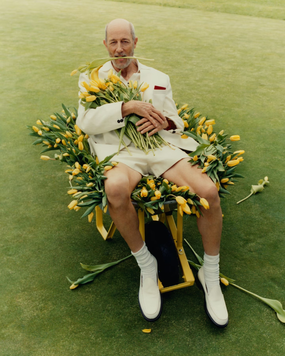 Going bananas for Jacquemus: Jon Gries je glavna zvezda kampanje koja najavljuje leto u nijansi banana žute
