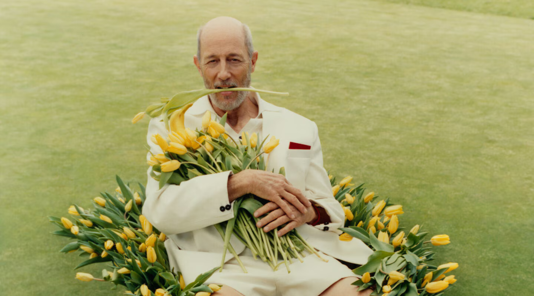 Going bananas for Jacquemus: Jon Gries je glavna zvezda kampanje koja najavljuje leto u nijansi banana žute