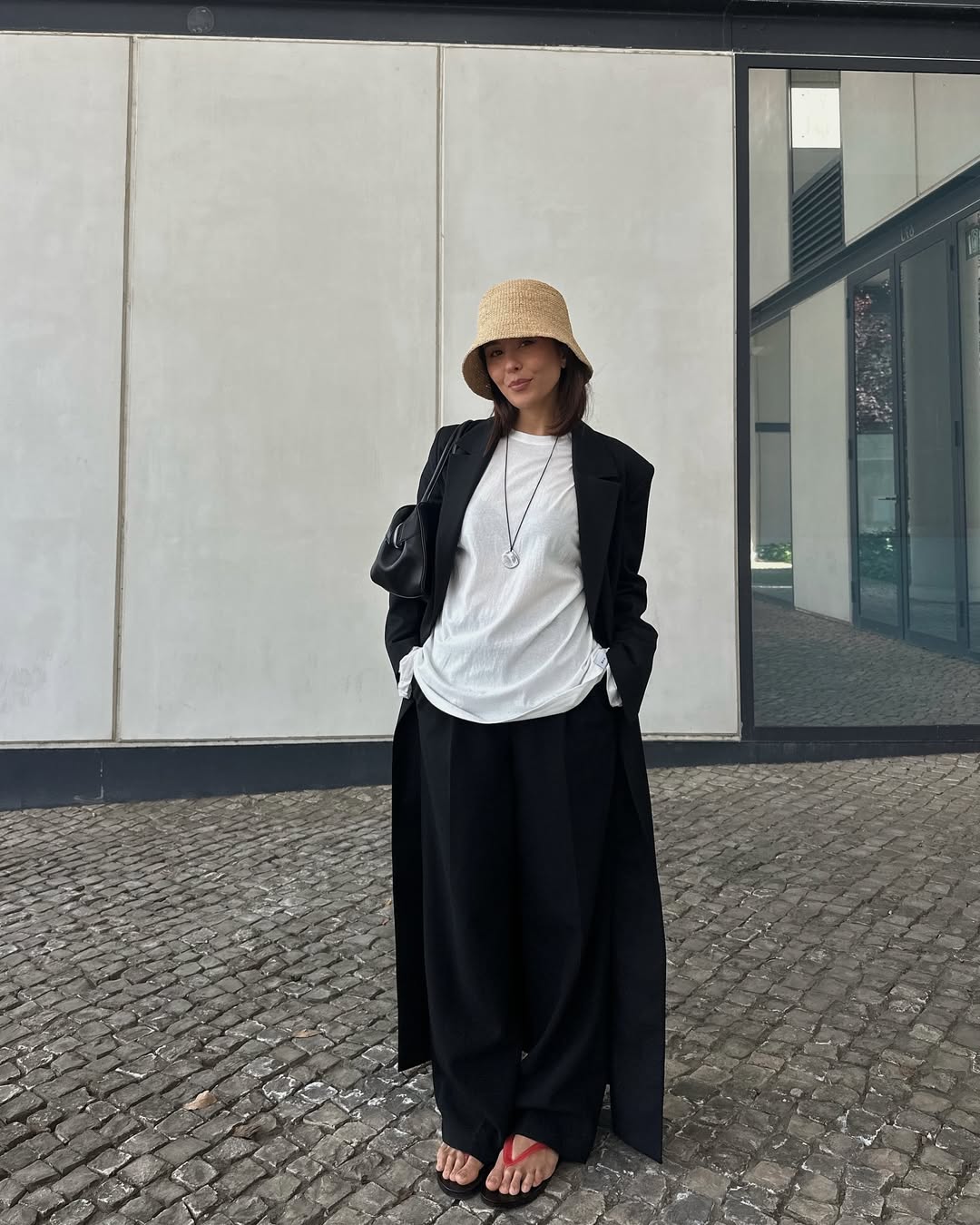 Minimalno, a chic – donosimo veliki šoping vodič esencijalnih komada za letnji kapsulni ormar