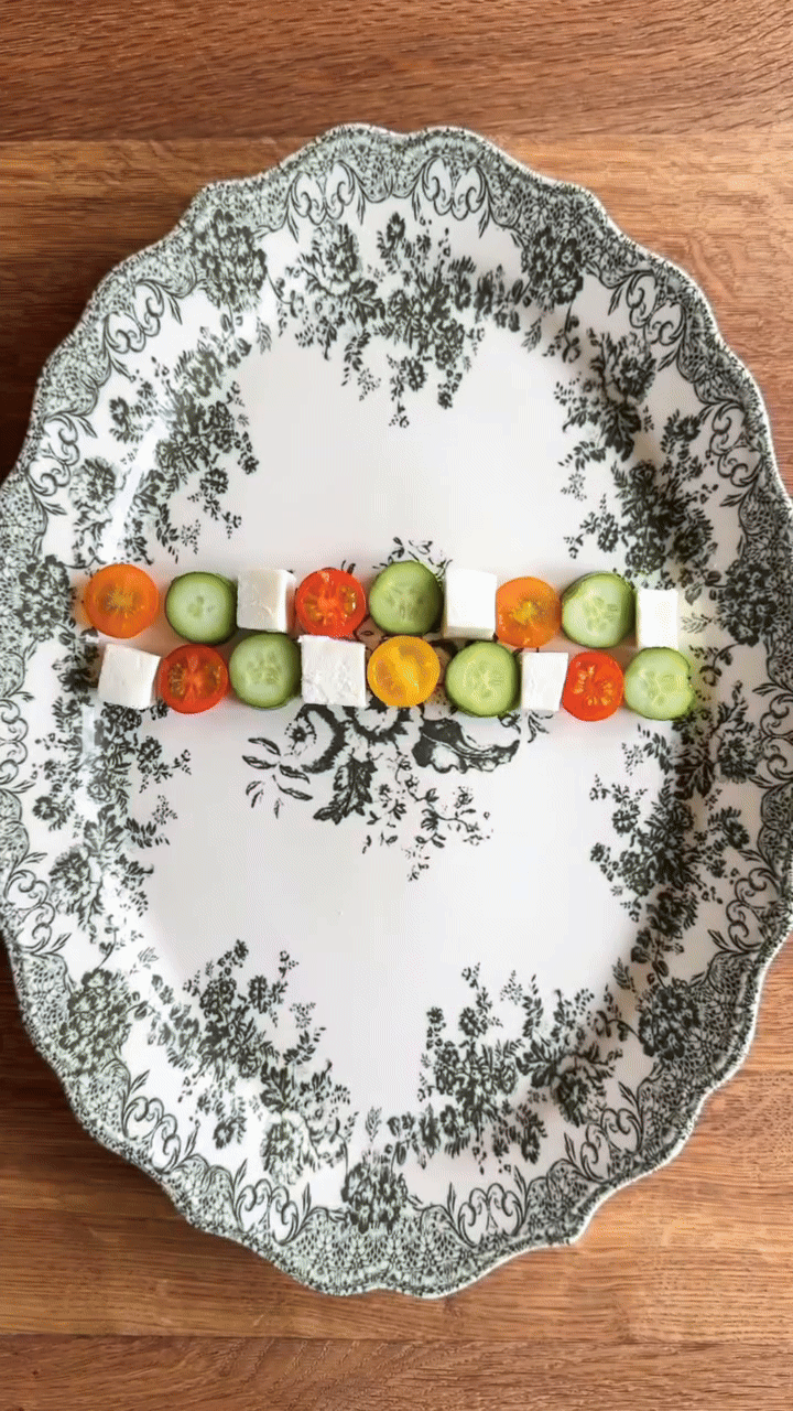 Mozaik salata – viralni gastro trend koji će ulepšati svaku trpezu