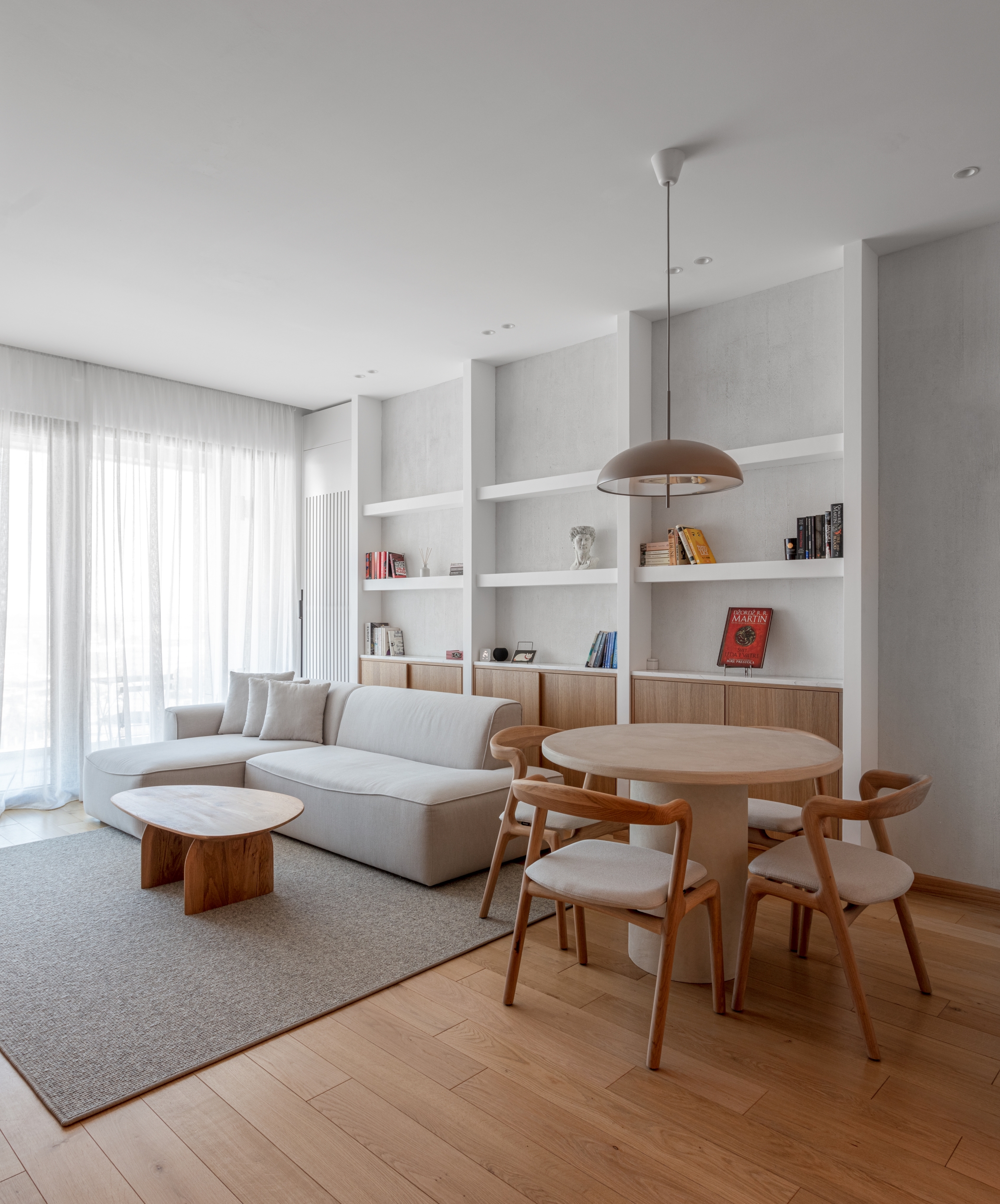 Home tour: Enterijer ovog stana u Beogradu spaja japandi senzibilitet sa toplinom prirodnih materijala