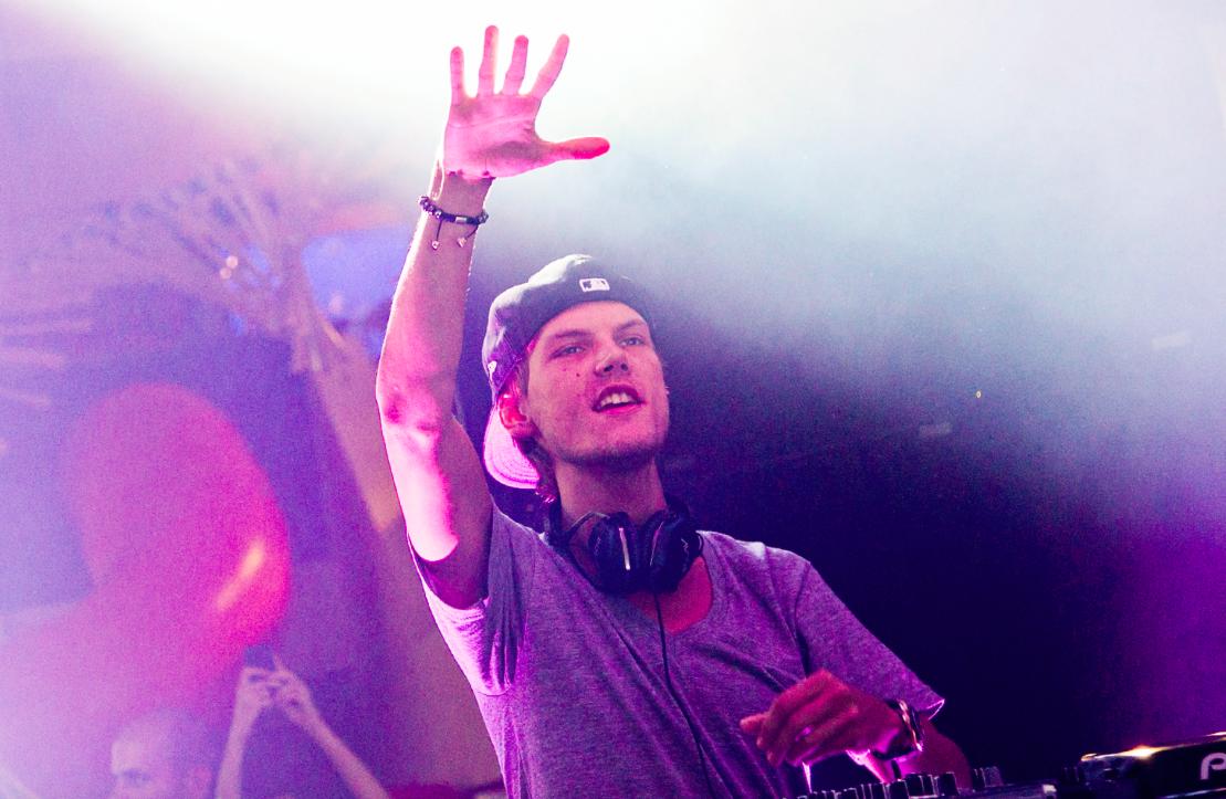 Izašao je posthumni album Avicii-ja, „AVICII FOREVER” – koji donosi i novu pesmu