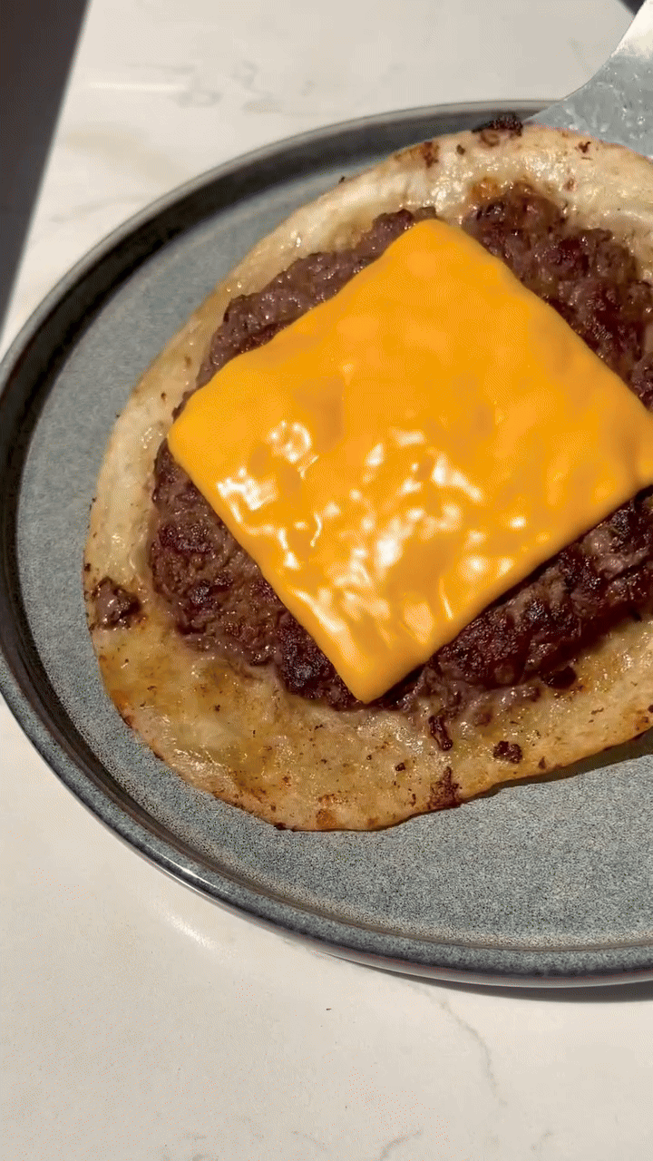 Viralni ručak dolazi u vidu burger takosa – a mi imamo recept (i za njihovu zdraviju alternativu)
