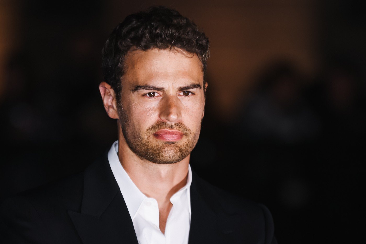 Chef Theo James: Popularni glumac otvara restoran italijanske kuhinje u Londonu