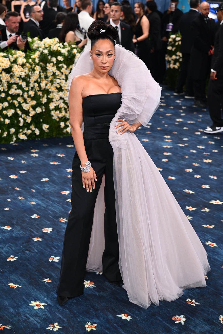 Met Gala 2025: Stajlinzi domaćina i voditeljki