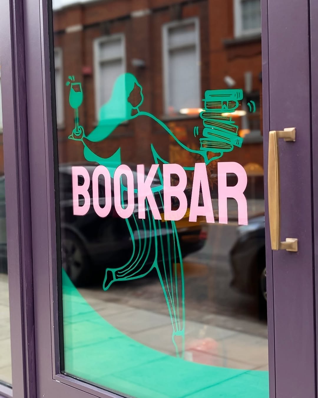 Ovaj bar u Londonu je hit za sve ljubitelje vina, kafe, knjiga i zajednice