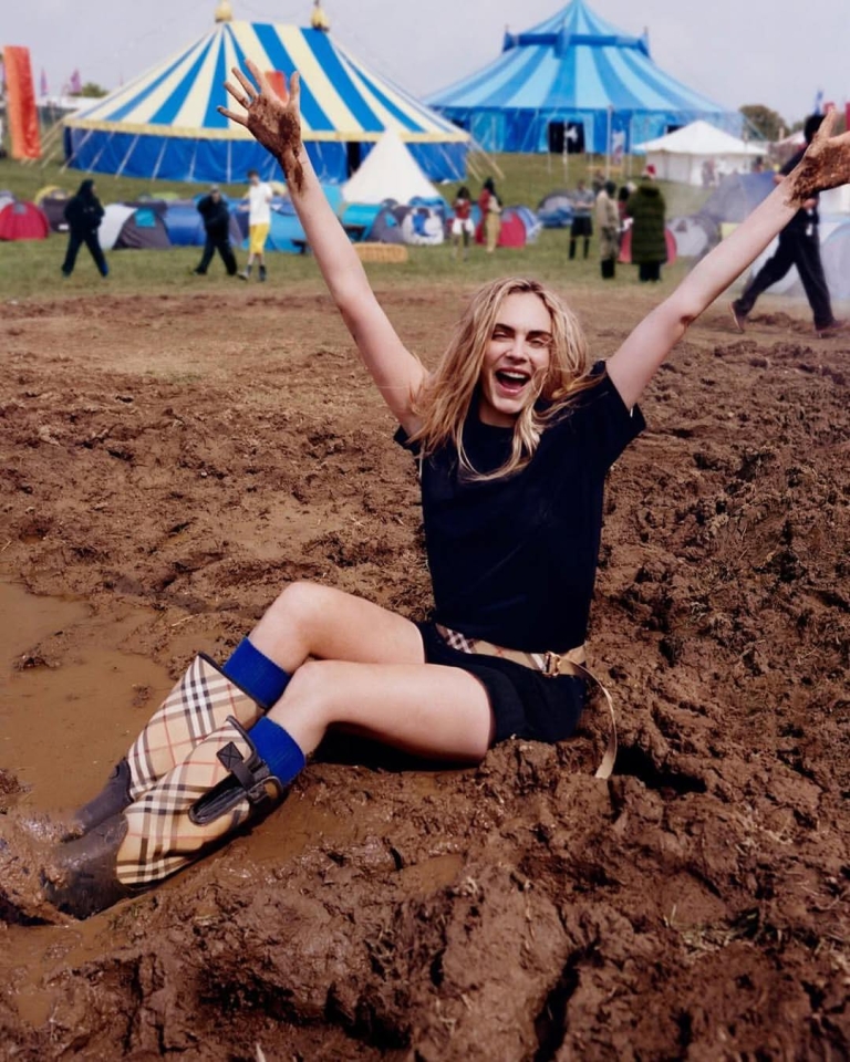 Grunge is back: Nova Burberry kampanja otvara sezonu letnjih festivala
