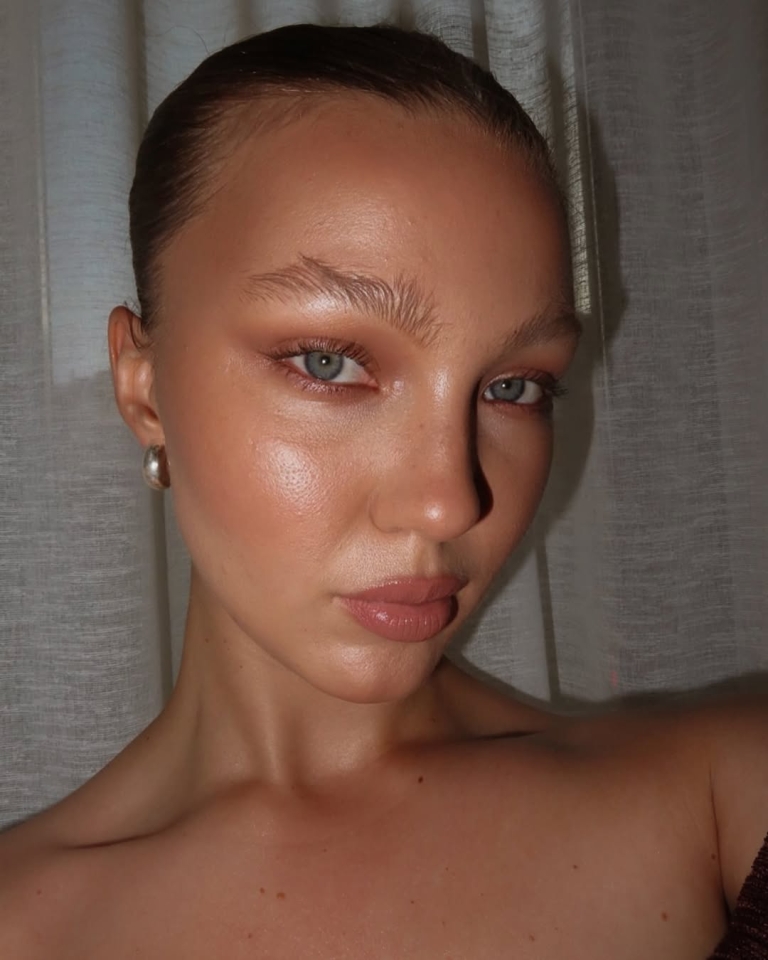 Nova letnja opsesija beauty zajednice su narandžaste maskare – imamo omiljenu