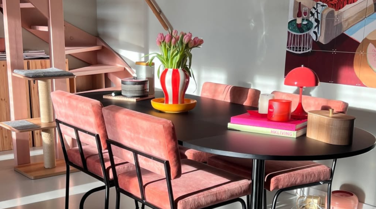 Roze detalji u enterijeru glavna