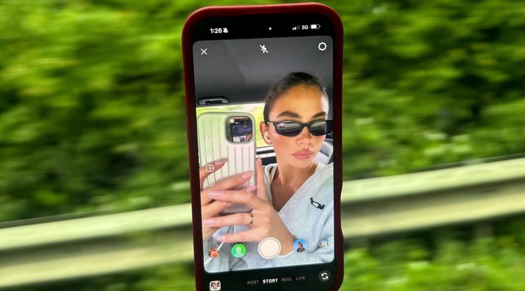 Gen Z ne ispušta telefon iz ruku – zato je sada nikad veći fokus na maskama i aksesoarima za mobilne