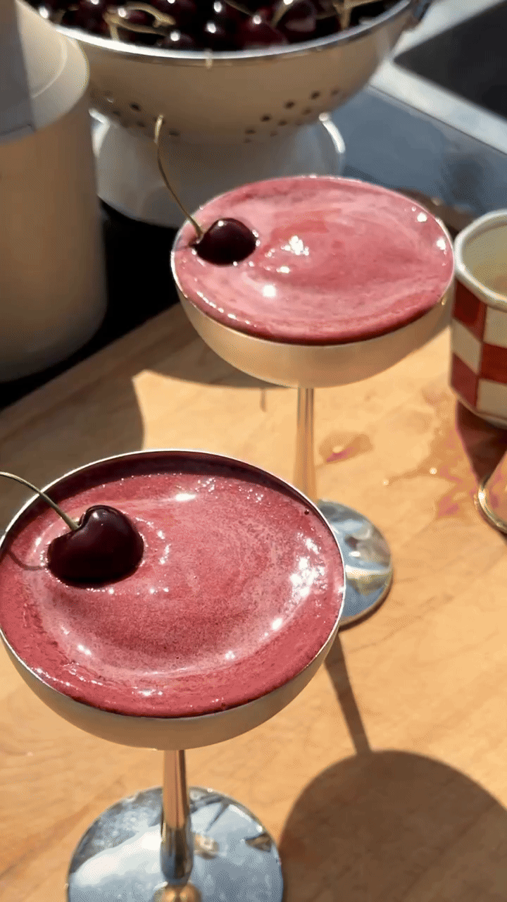 Novi omiljeni koktel? Donosimo recept za cherry espresso martini