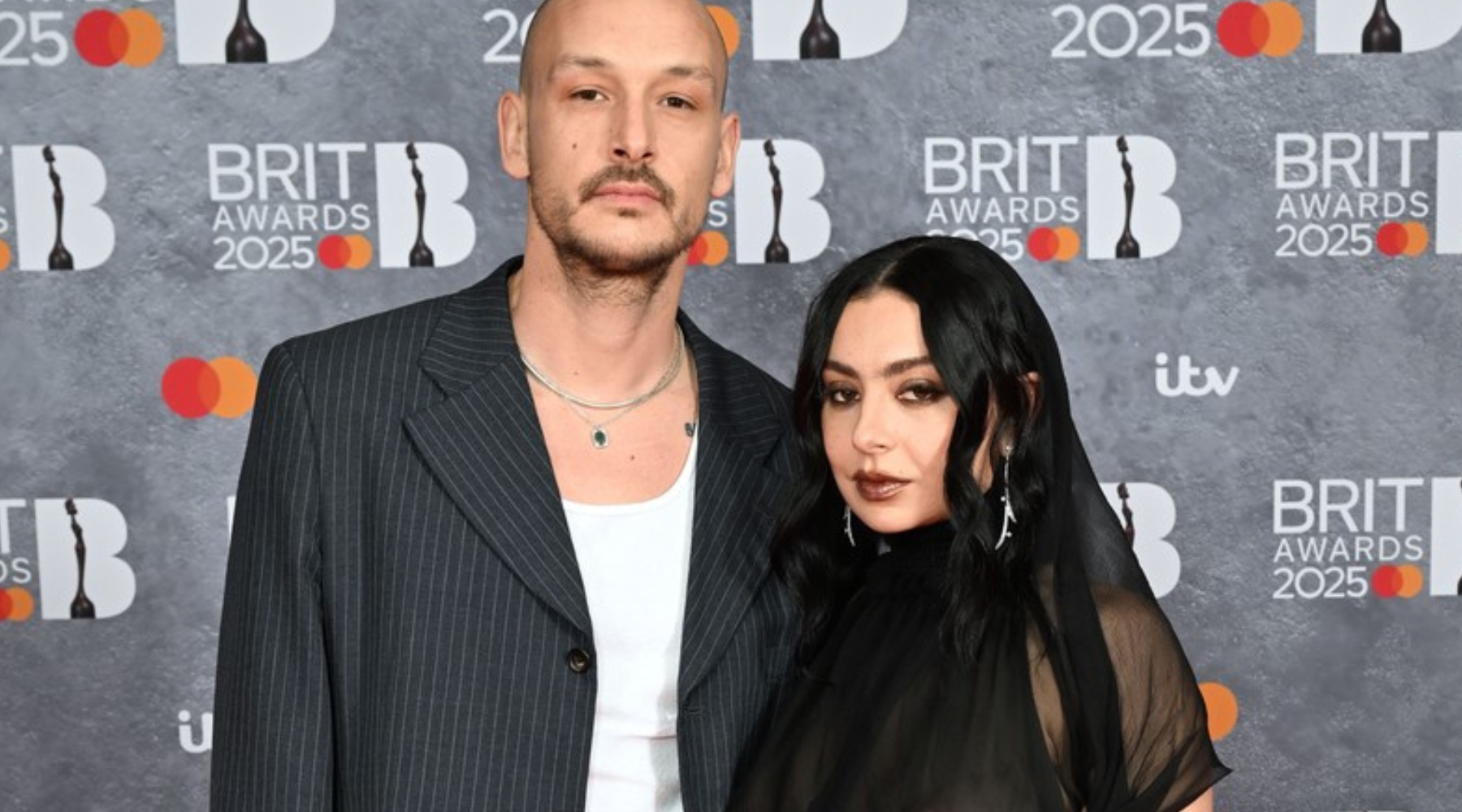 365 bride: Charli XCX se venčala u mini Vivienne Westwood haljini