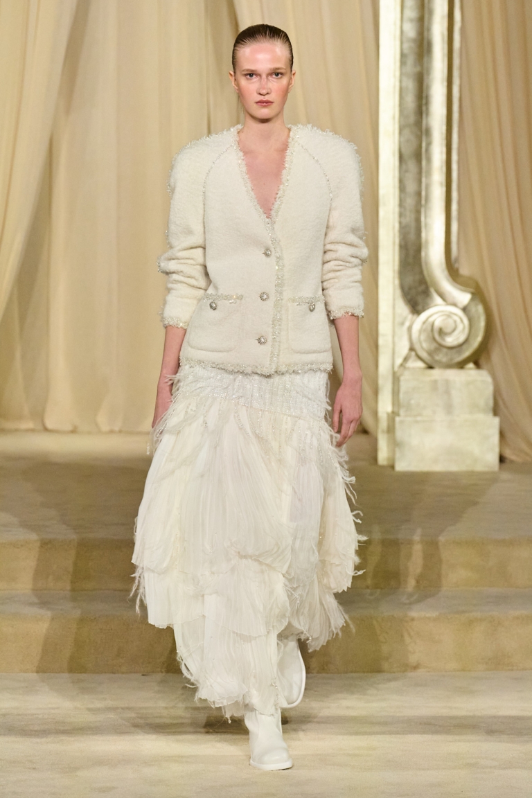 Grand Palaisu, predstavljajući omaž osnivačici brenda Gabrielle Chanel i njenom prvom ateljeu visoke mode.