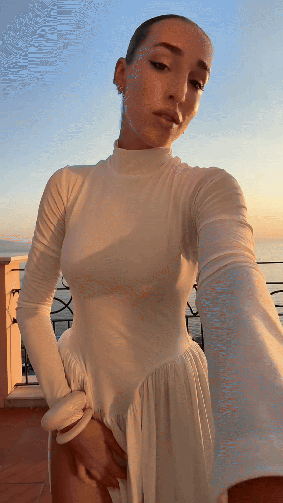 Ginevra Mavilla ponela haljinu domaćeg brenda Coast