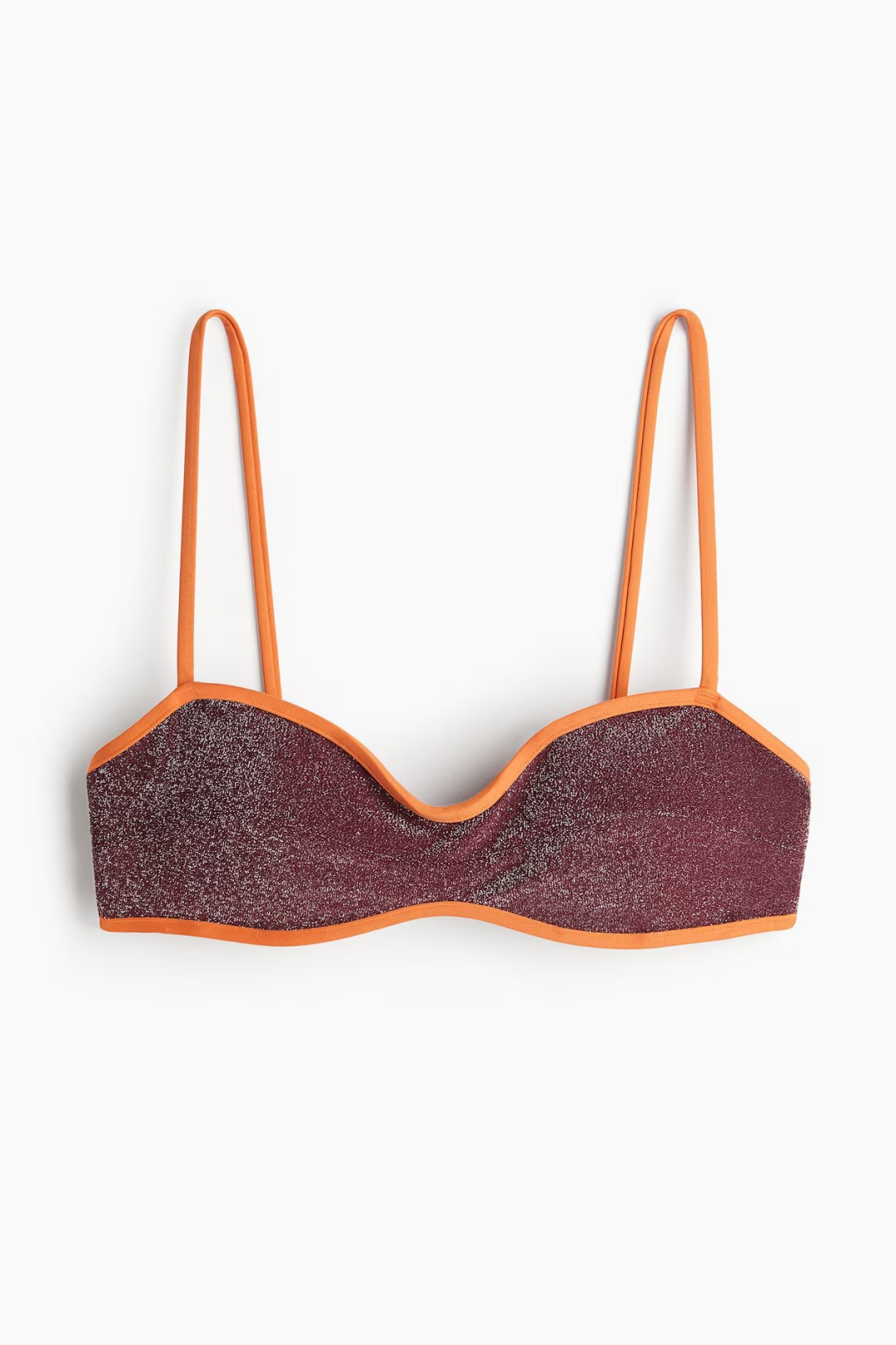 Mia Regan x H&M kolaboracija poseduje letnje komade koje želimo