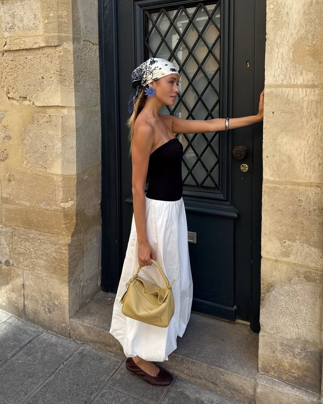 Strapless summer: Zašto je top-haljina idealan odevni komad za leto?
