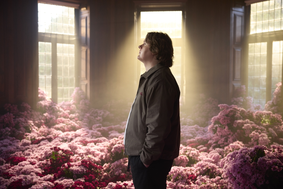 Odvažna himna nadahnuta izazovnim razdobljem u karijeri: Lewis Capaldi nakon pauze objavio novi singl