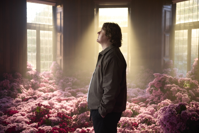 Lewis Capaldi nakon dvogodišnje pauze objavio singl Survive