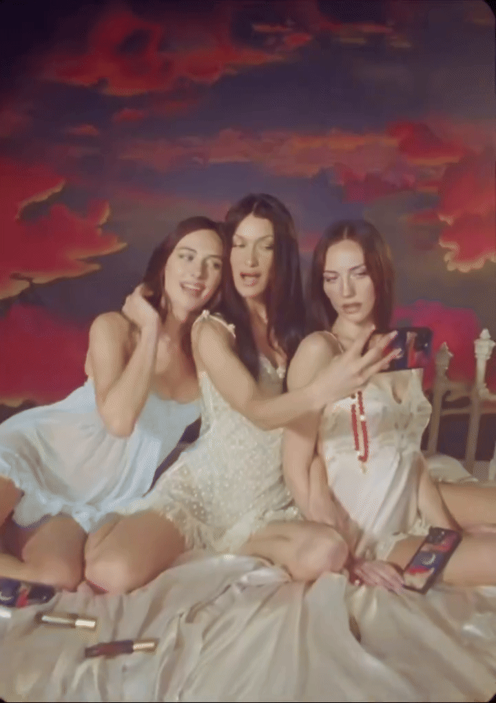 Orebella x Wildflower kolaboracija naglašava moć ženskog zajedništva kroz nove aksesoare i mirise