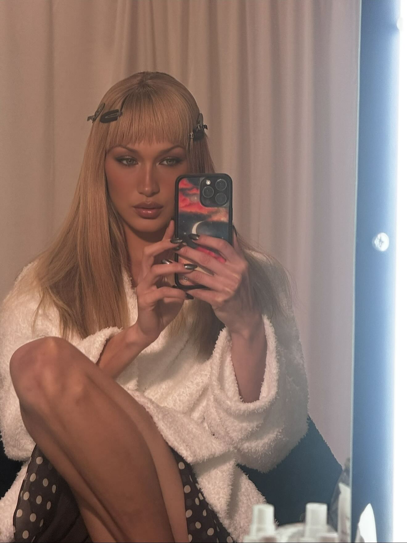 Ravne šiške su trend kom se ponovo vraćamo, a njih ove sezone nosi i Bella Hadid
