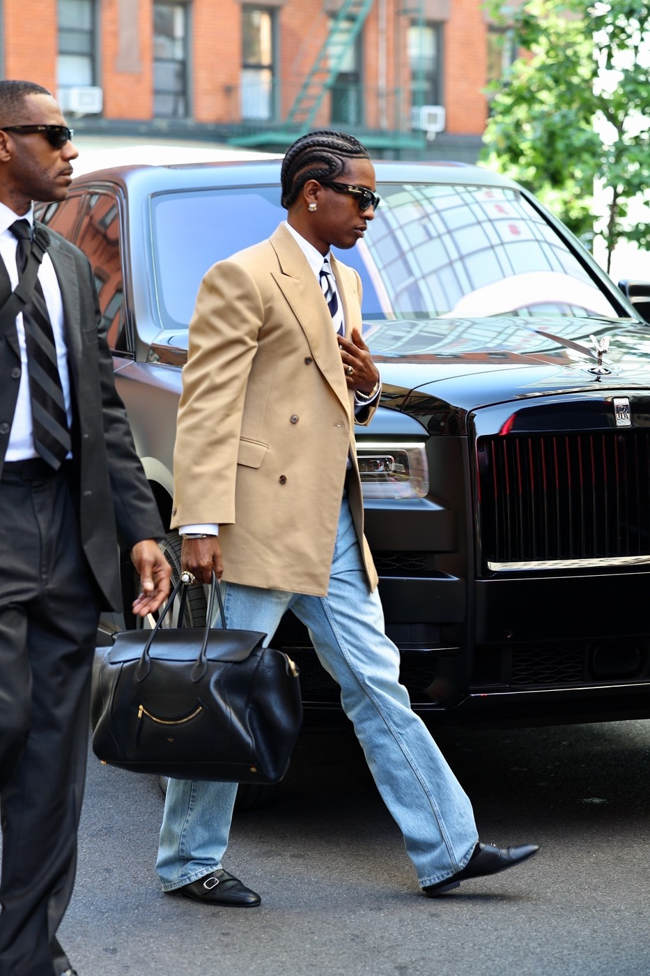 A$AP Rocky prošetao „it” torbu sezone ulicama Njujorka