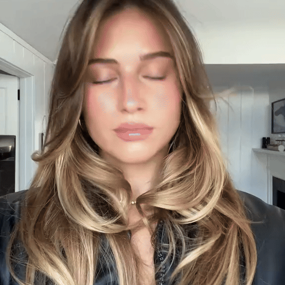 Tate McRae i njena boja kose su jedna od glavnih tema u svetu beauty trendova