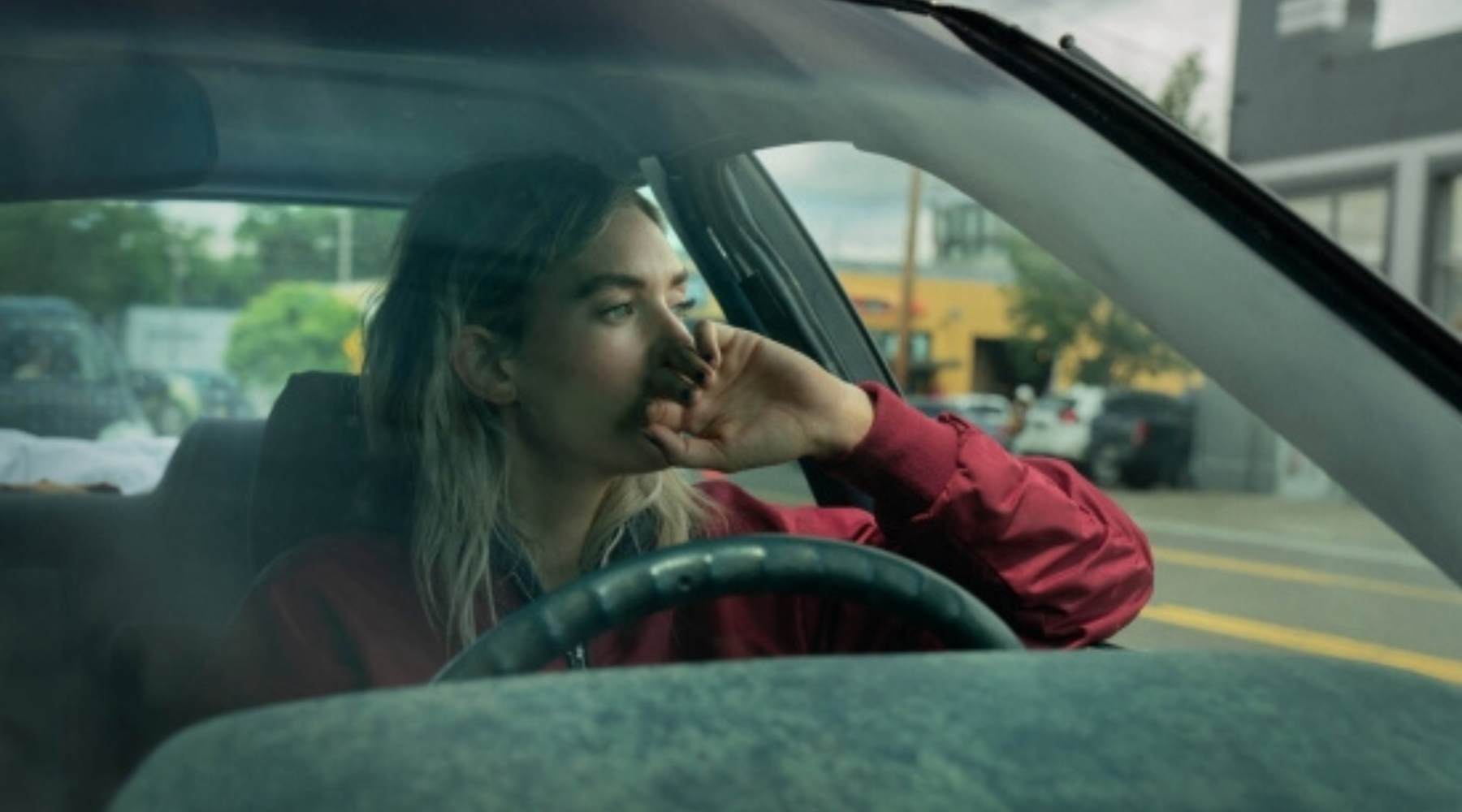 Da li je film „Night Always Comes“ vredan pažnje? Pogledali smo ga – i donosimo utiske