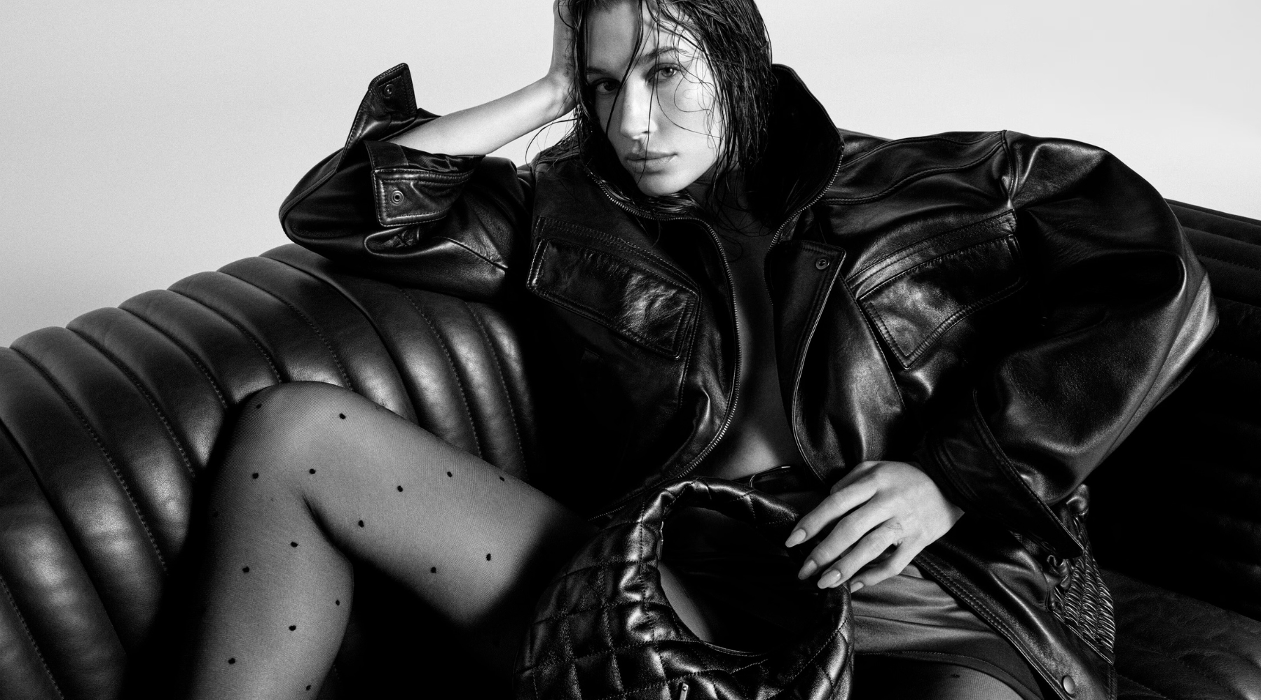 Saint Laurent Fall 25 kampanja okupila je mnoga ikonična lica – i u fokus stavila potencijalnu „it” torbu sezone