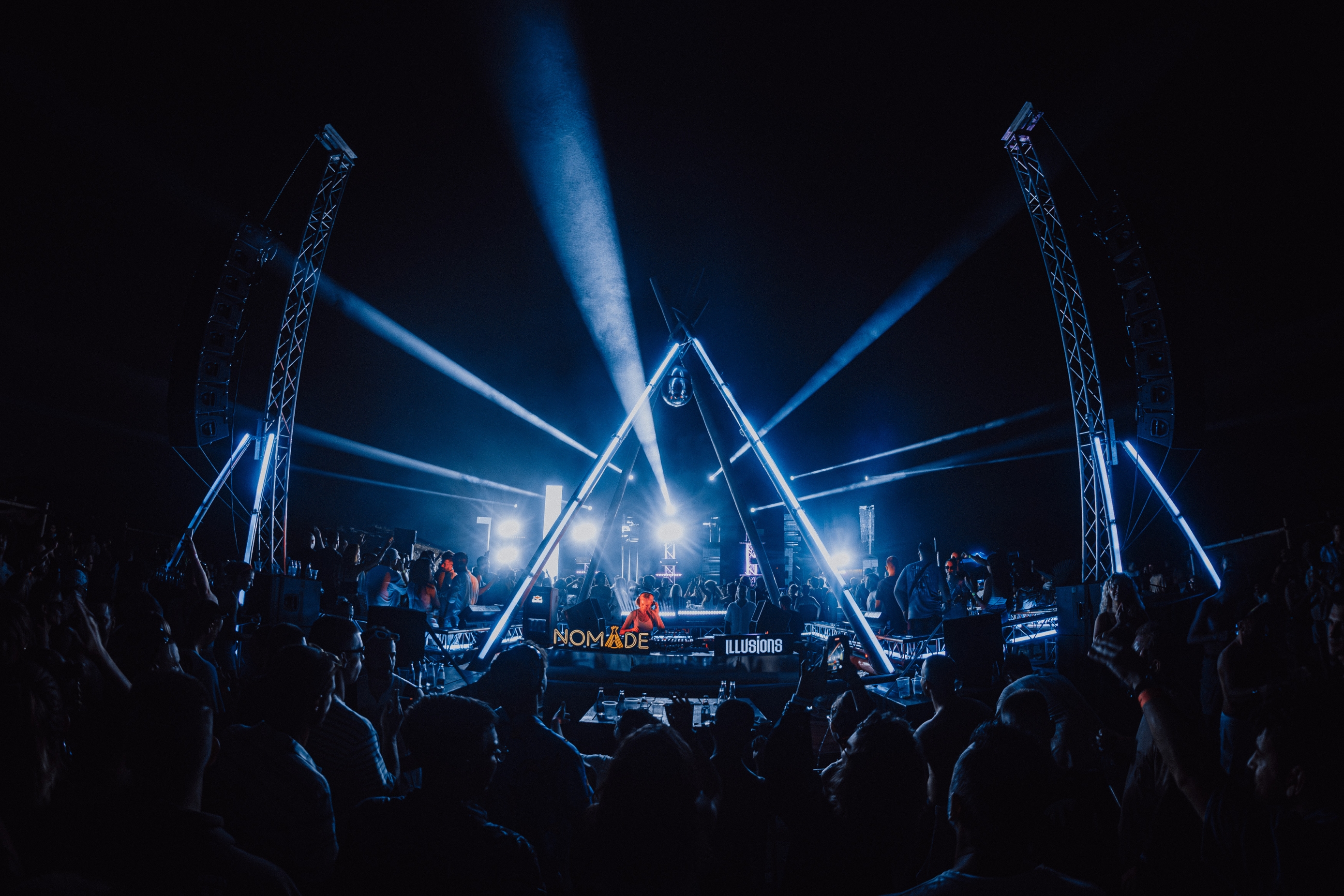 ILLUSIONS x Nomade Beach