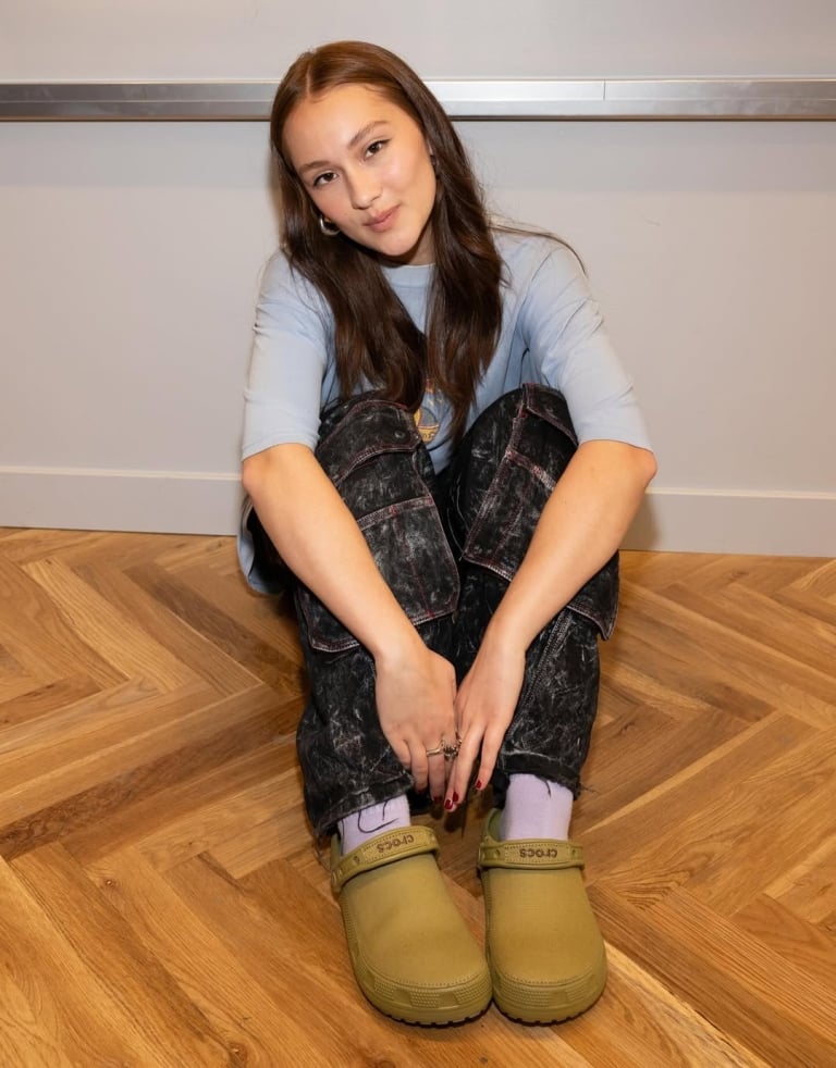Lola tung crocs