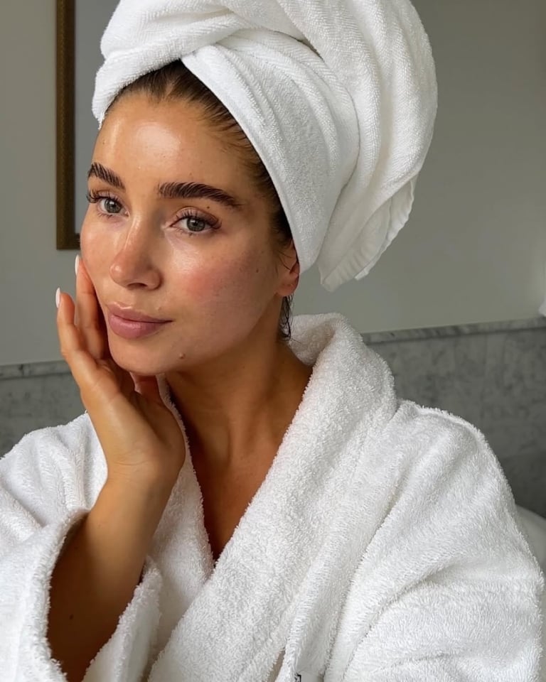 Kako pripremamo kožu lica za jesenje dane? Retinoli, kiseline… Ovako menjamo skincare rutinu