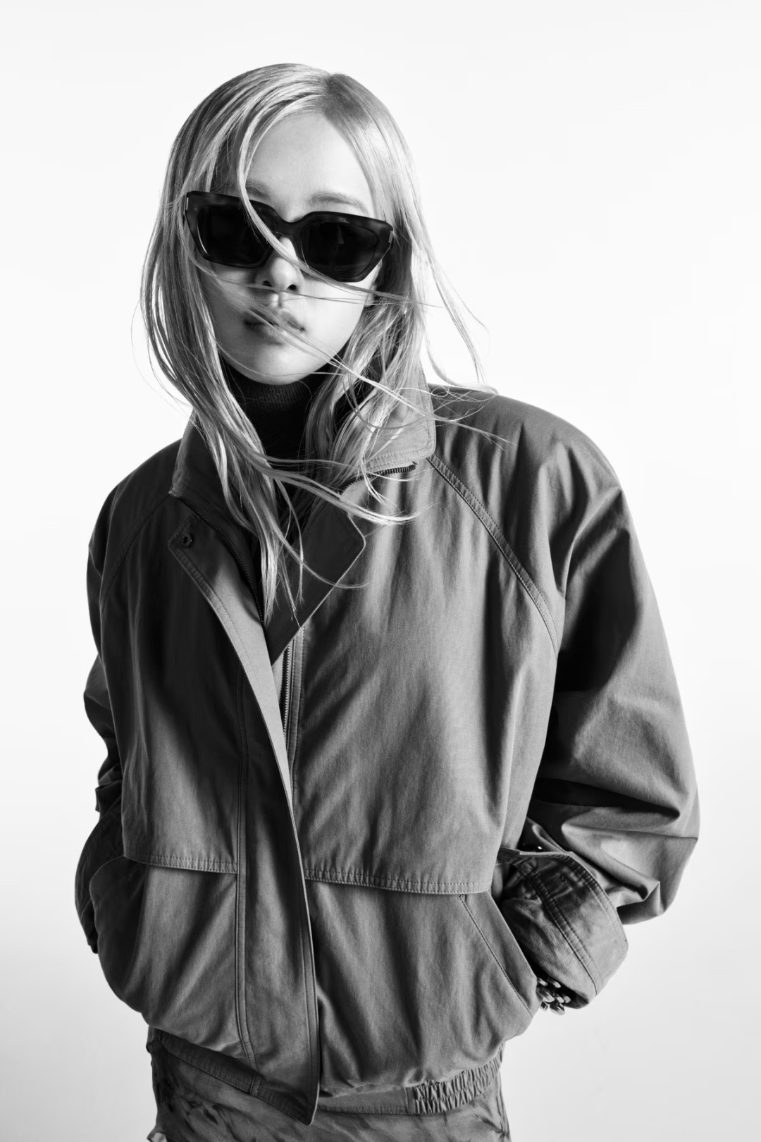 Hailey Bieber je zvezda Fall 25 Saint Laurent kampanje