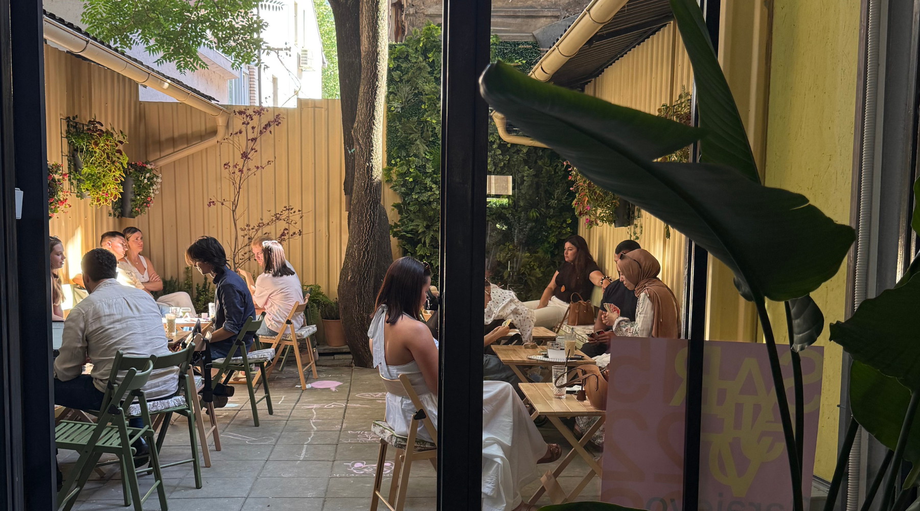 Backyard je novo mesto u Sarajevu koje će polako ali sigurno postati go-to za kafu i brunch
