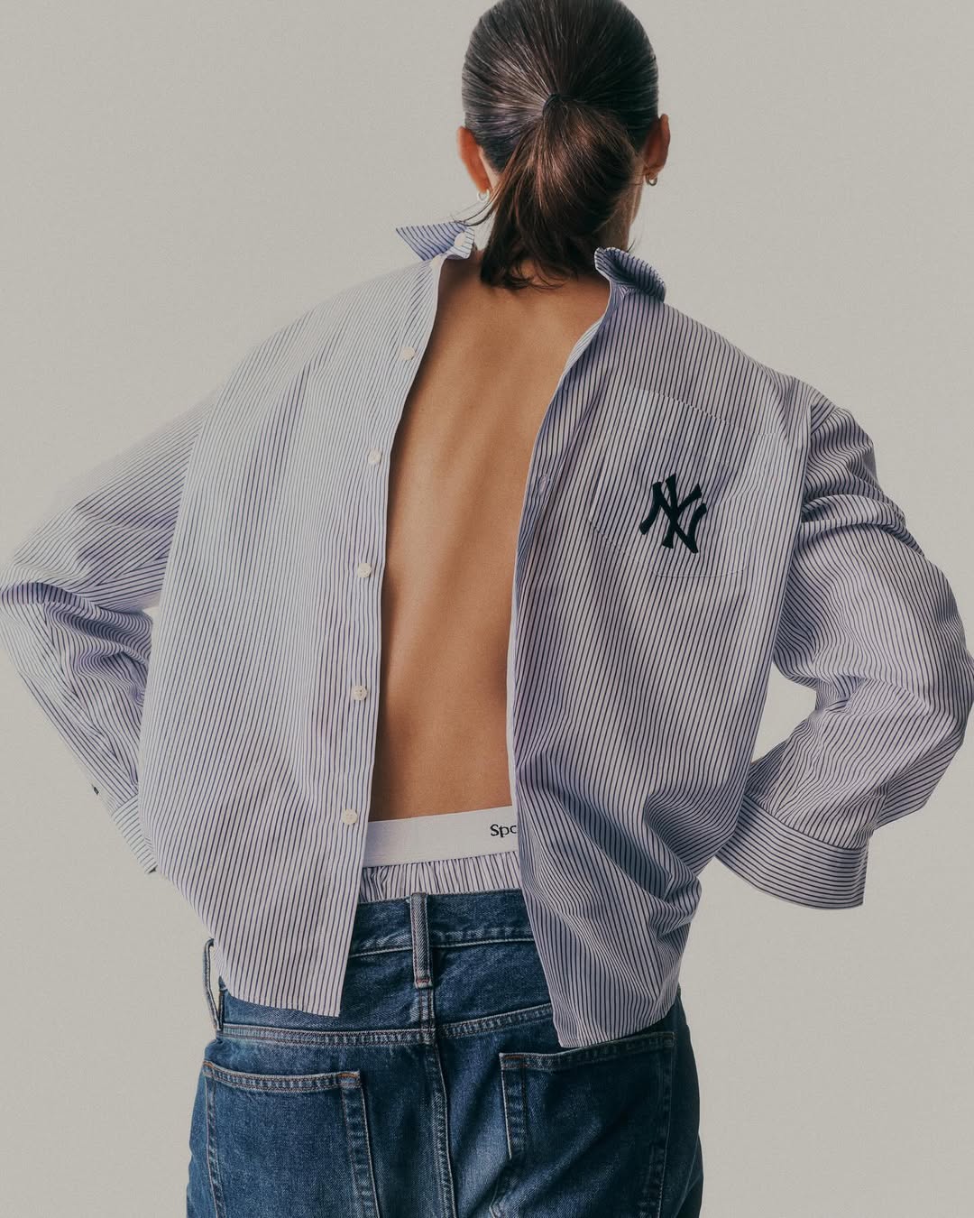 Sporty & Rich ove sezone pozamljuje New York Yankees logo – zavirite u novu summer kolaboraciju