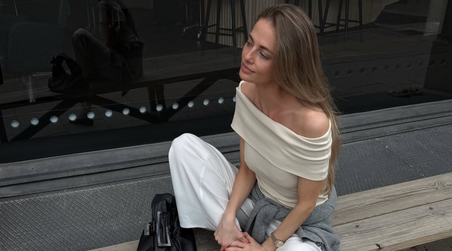 Elegantni, a seksi. Topovi otkrivenih ramena dominiraju trendovima