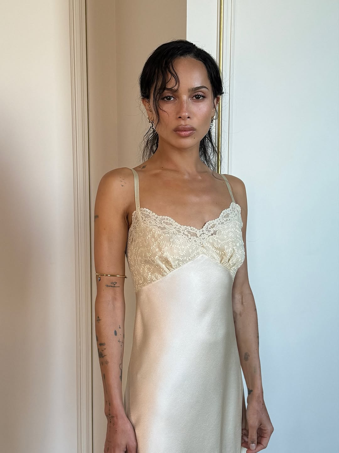 Svi žele Zoë Kravitz glow – ovo su beauty proizvodi sa kojim to postižemo