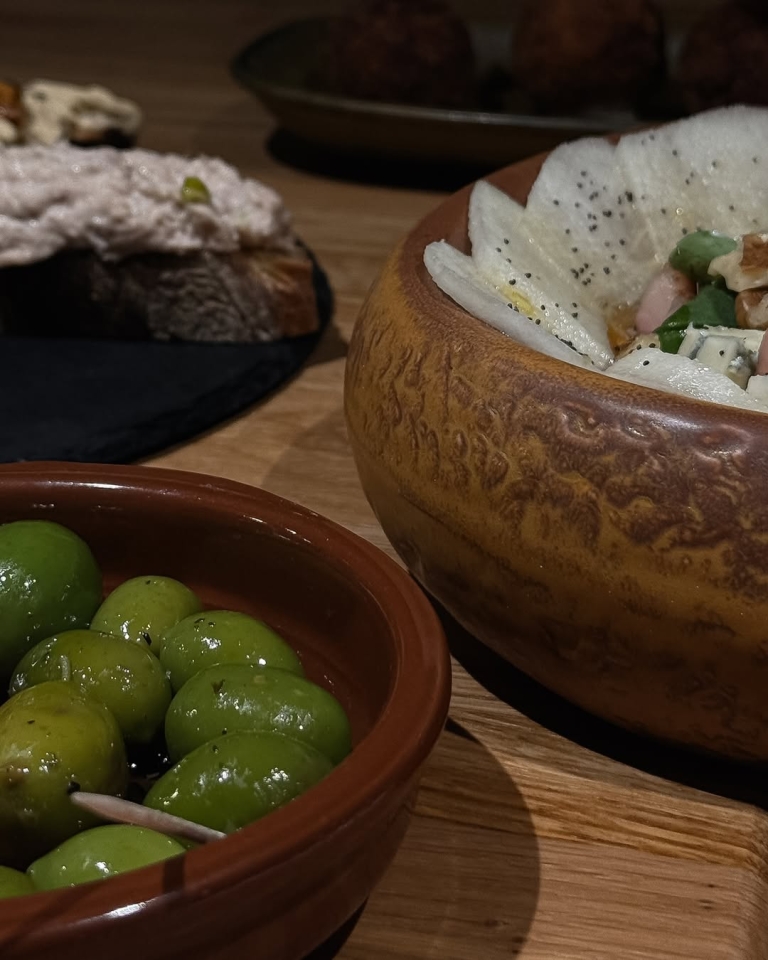 Ako ste ljubitelji španske kuhinje, posetite novi restoran u centru Beograda – Iberico Wine & Food