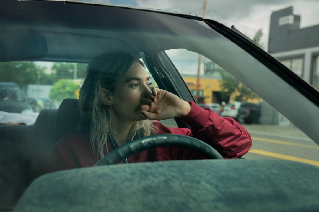 Da li je film „Night Always Comes“ vredan pažnje? Pogledali smo ga – i donosimo utiske